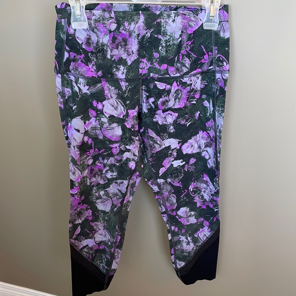 Lululemon Wunder Under Scallop - floral Sz 8
